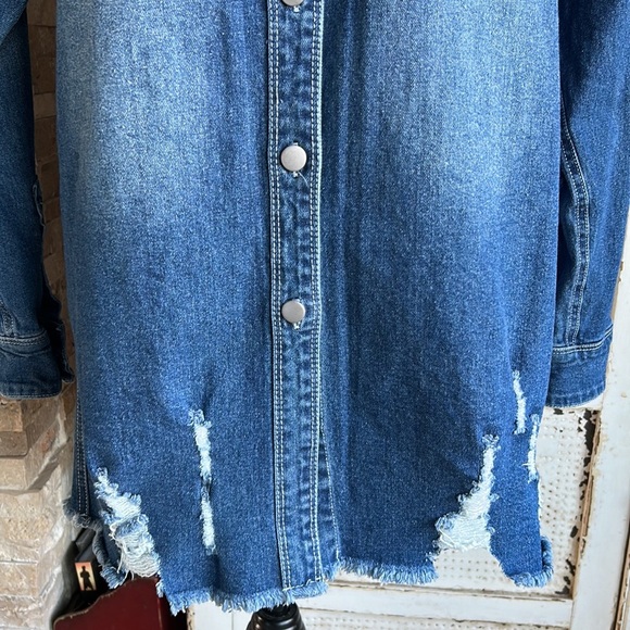 Love Tree Denim long sleeve button down distressed raw hem tunic shirt - Picture 5 of 16